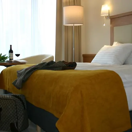 Hanseatic - Adults Only